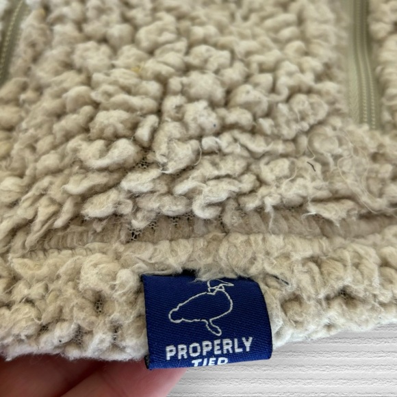 Properly Tied Sherpa Vest - Picture 2 of 6